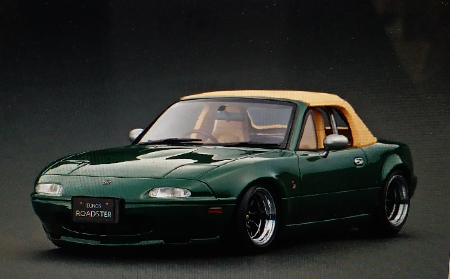Ignition Model 1:18 IG3196 Eunos Roadster (NA) Green