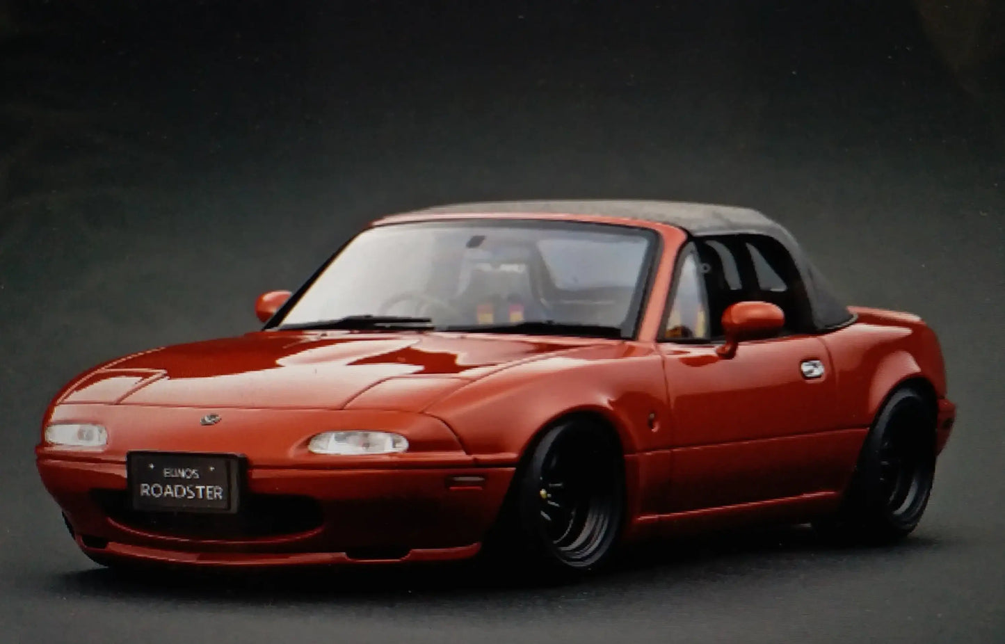 Ignition Model 1:18 IG3196 Eunos Roadster (NA) Red