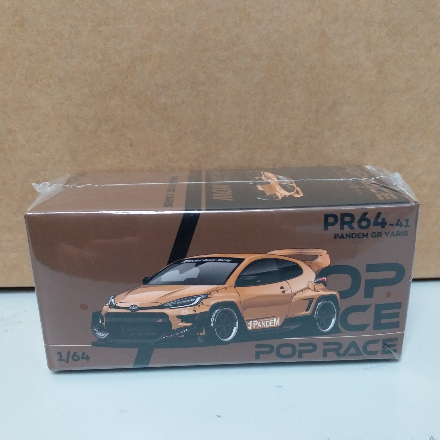 POP RACE 1/64 PANDEM GR YARIS SATIN GOLD