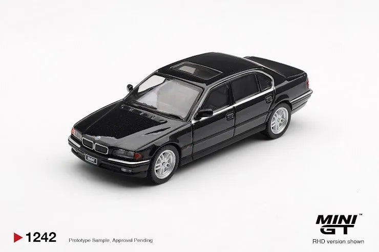 Mini GT #1242 BMW 750iL Black Sapphire-Mini GT-1:64-Mobile Garage HK