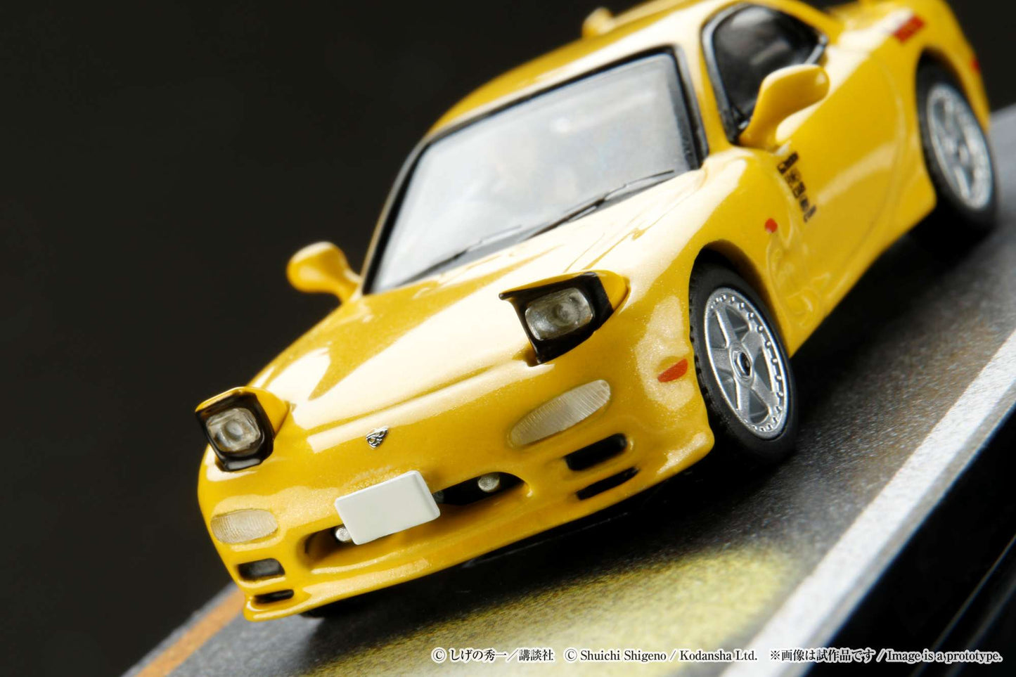 Hobby Japan 1/64 MAZDA RX-7(FD3S)RED SUNS / INITIAL D VS Takumi Fujiwara With Keisuke Takahashi Figure