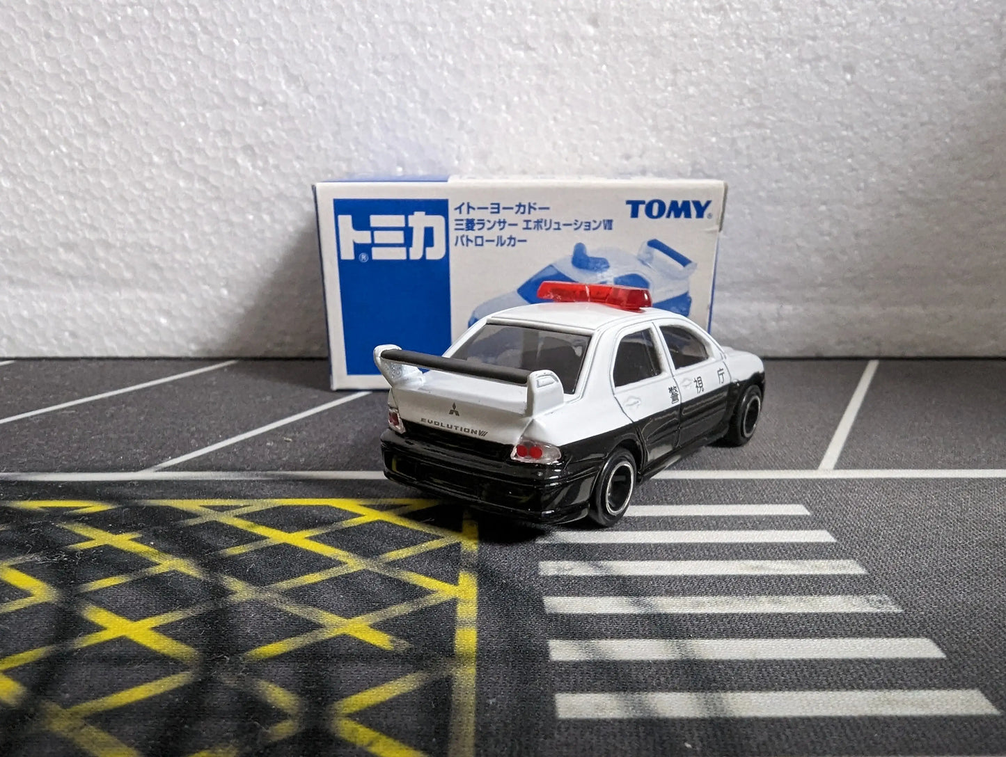 Tomica x Ito-Yokado Mitsubishi Lancer Evolution VII Patrol Car