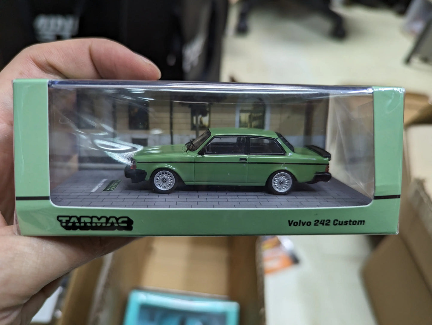 Tarmac Works Scale 1:64 Volvo 242 Volvo 242 Custom Green