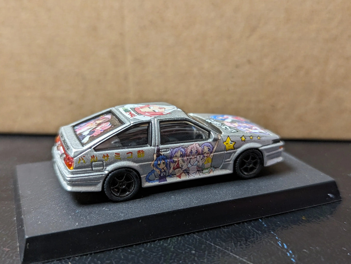 Aoshima 1:64 Scale Lucky Star Aki-Char VERTEX Toyota AE86 Trueno Silver