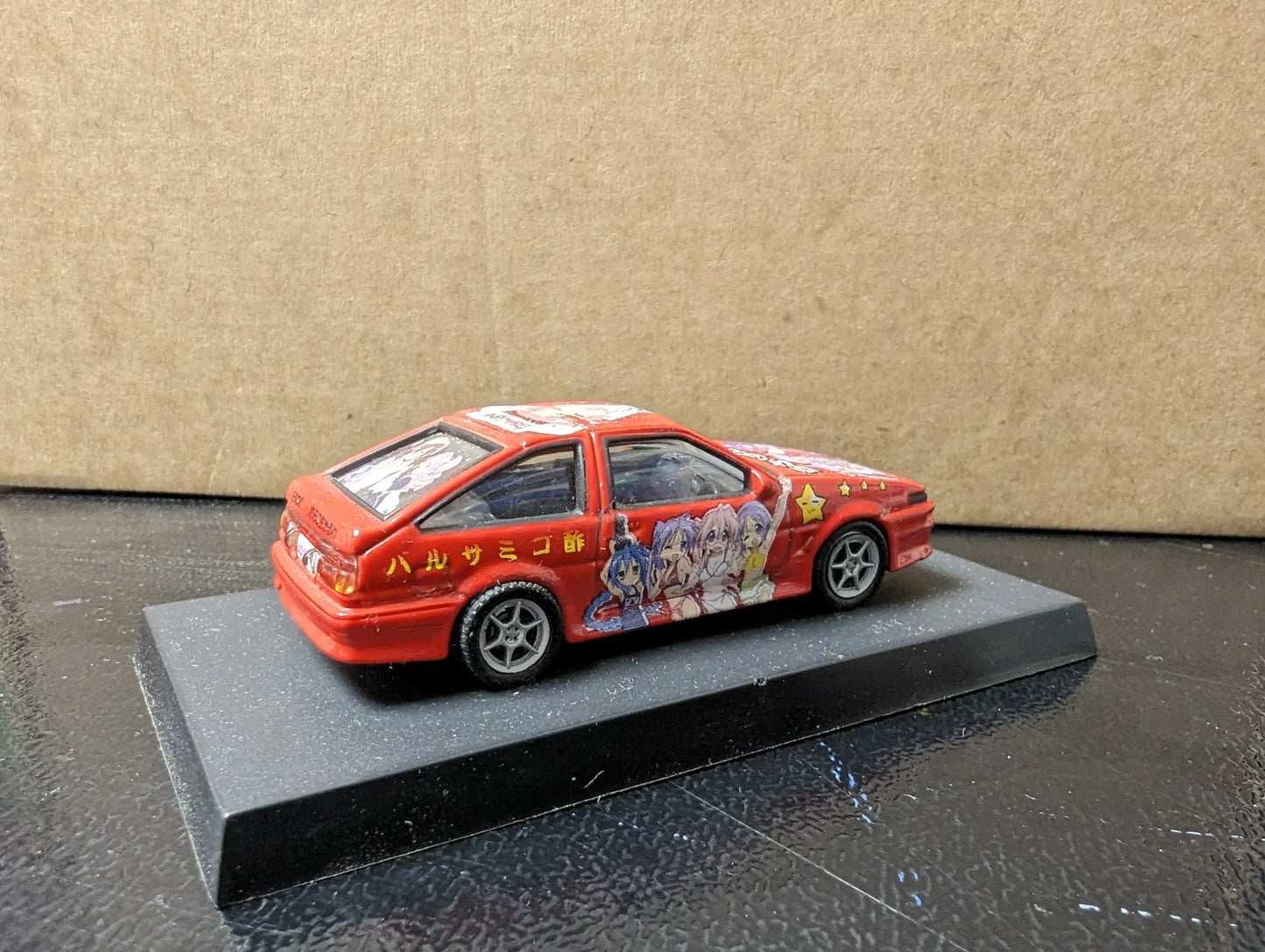 Aoshima 1:64 Scale Lucky Star Aki-Char VERTEX Toyota AE86 Trueno Red