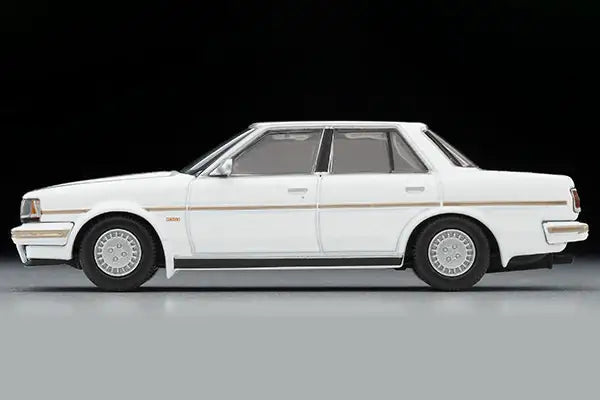 Tomica Limited Vintage Neo LV-N156c Toyota Cresta Exceed (white) 1985 model