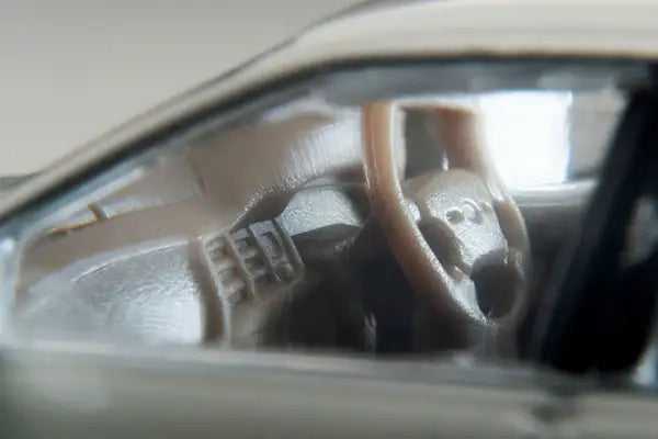 Tomica Limited Vintage Neo LV-N311c Toyota Mark II 2.5 Grande 1998 model (white/gold)