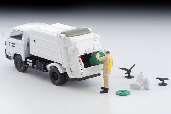 Tomica Limited Vintage Neo LV-N343b Mitsubishi Fuso Canter Cleaning Truck (White) with Figure