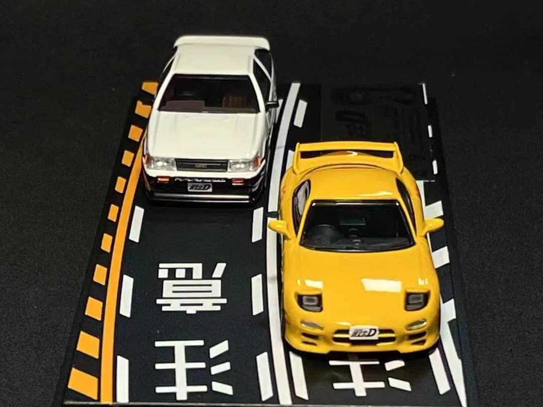 Modeler's 1:64 Scale Initial D Vol. 16 高橋啓介 Mazda RX-7(FD3S) & 秋山渉レビン Toyota Levin (AE86) Diorama Set