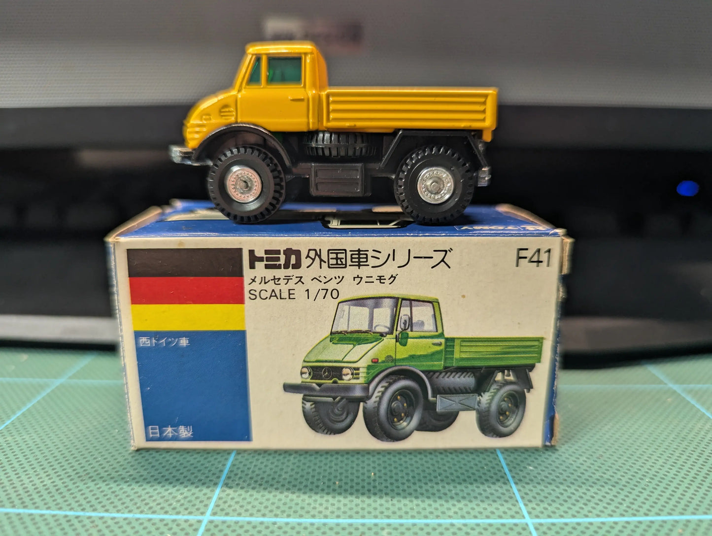 Takara Tomy Tomica #F41 Mercedes Benz Unimog