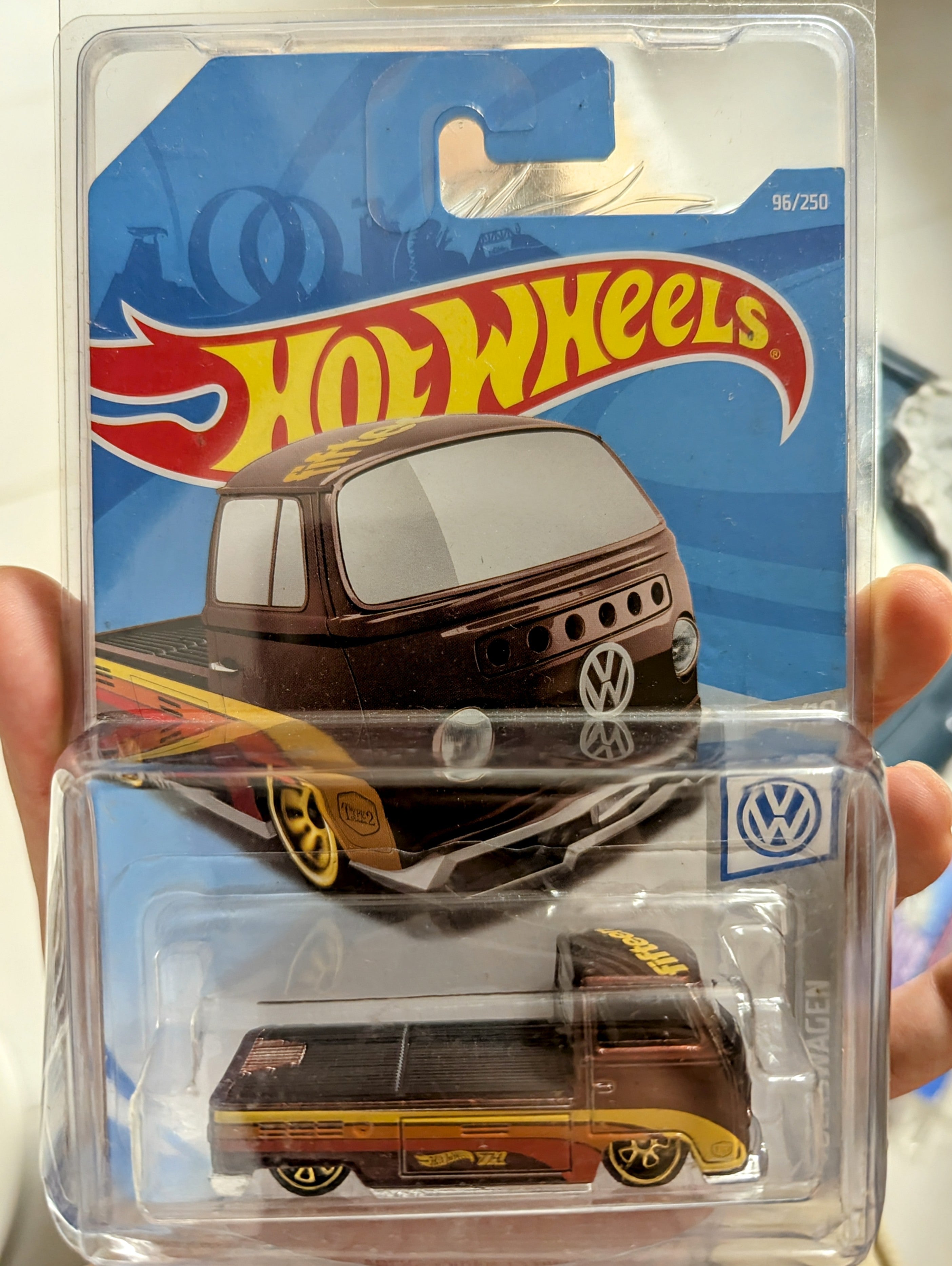 Hot Wheels Super Treasure Hunt Volkswagen T2 Pickup – Mobile Garage HK