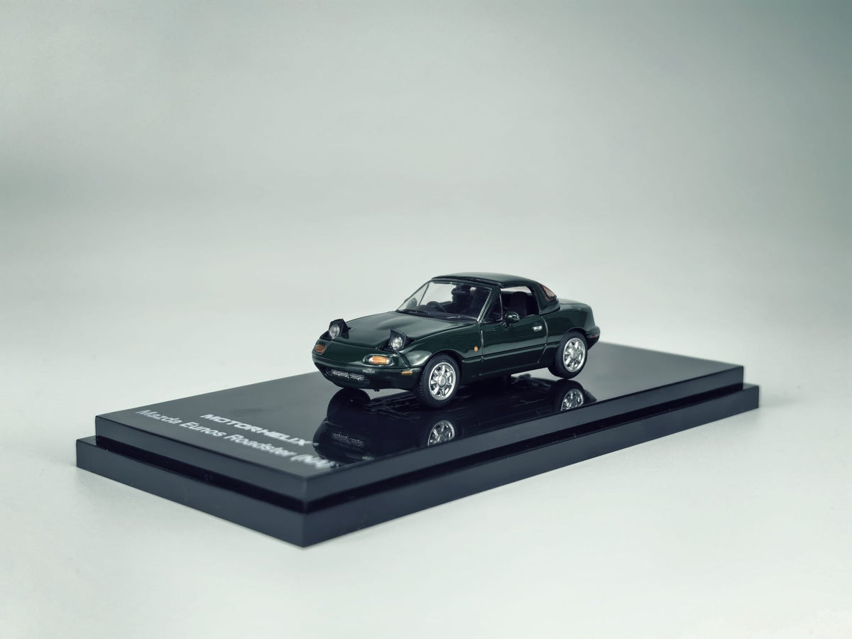 Motorhelix 1/64 Mazda Eunos Roadster NA RHD Dark Green - soft top closed