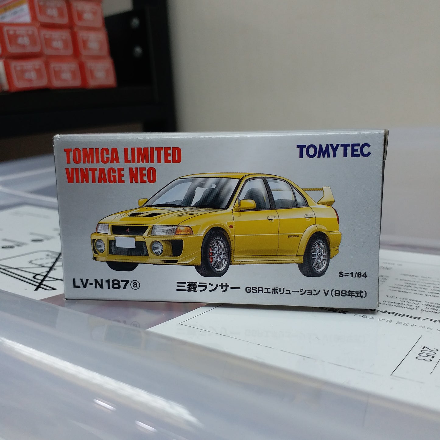 Tomica Limited Vintage Neo LV-N187a Mitsubishi Lancer Evolution V (Yellow)