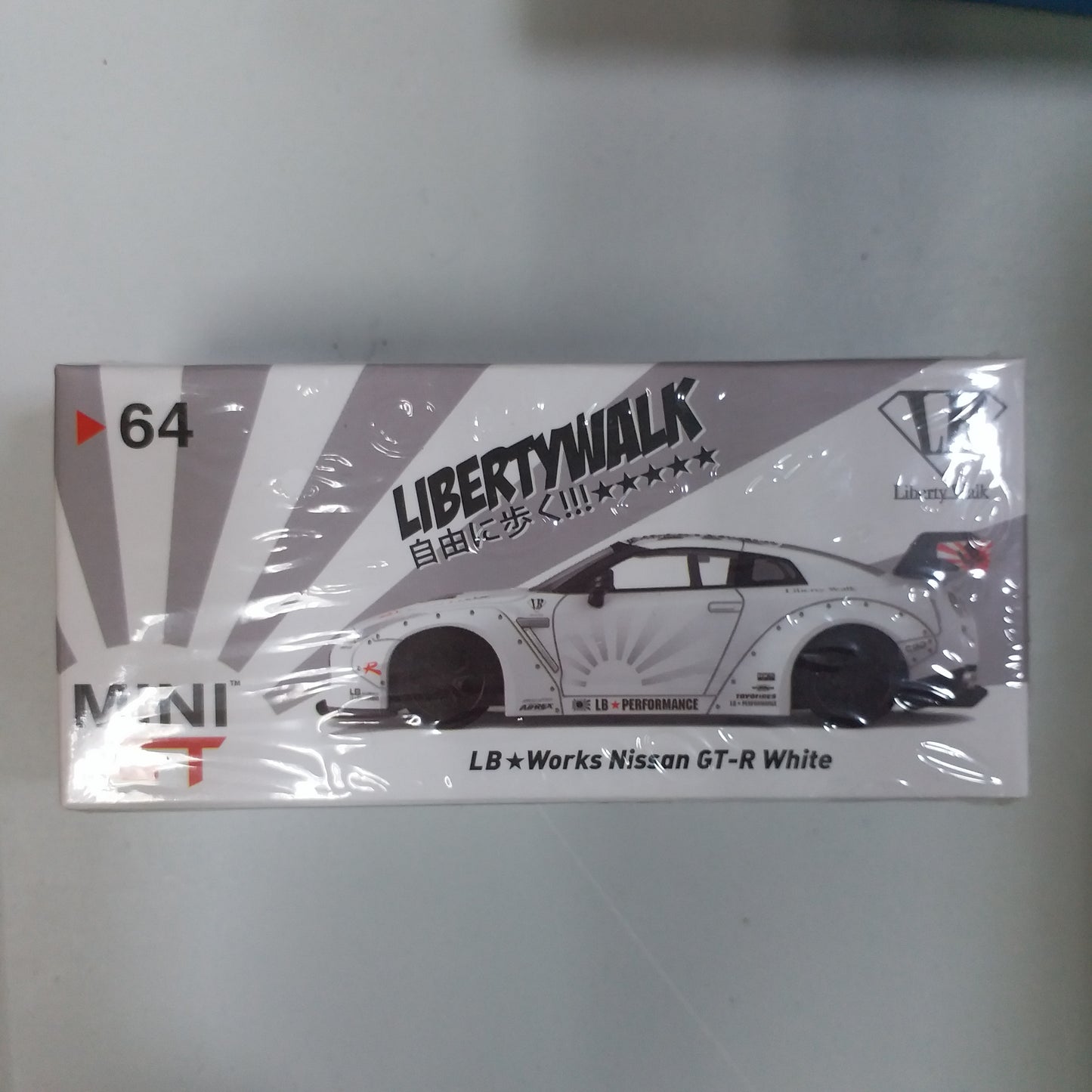 Mini GT #64 LB★WORKS Nissan GT-R (R35) Type 1 , Rear Wing ver 1+2 White