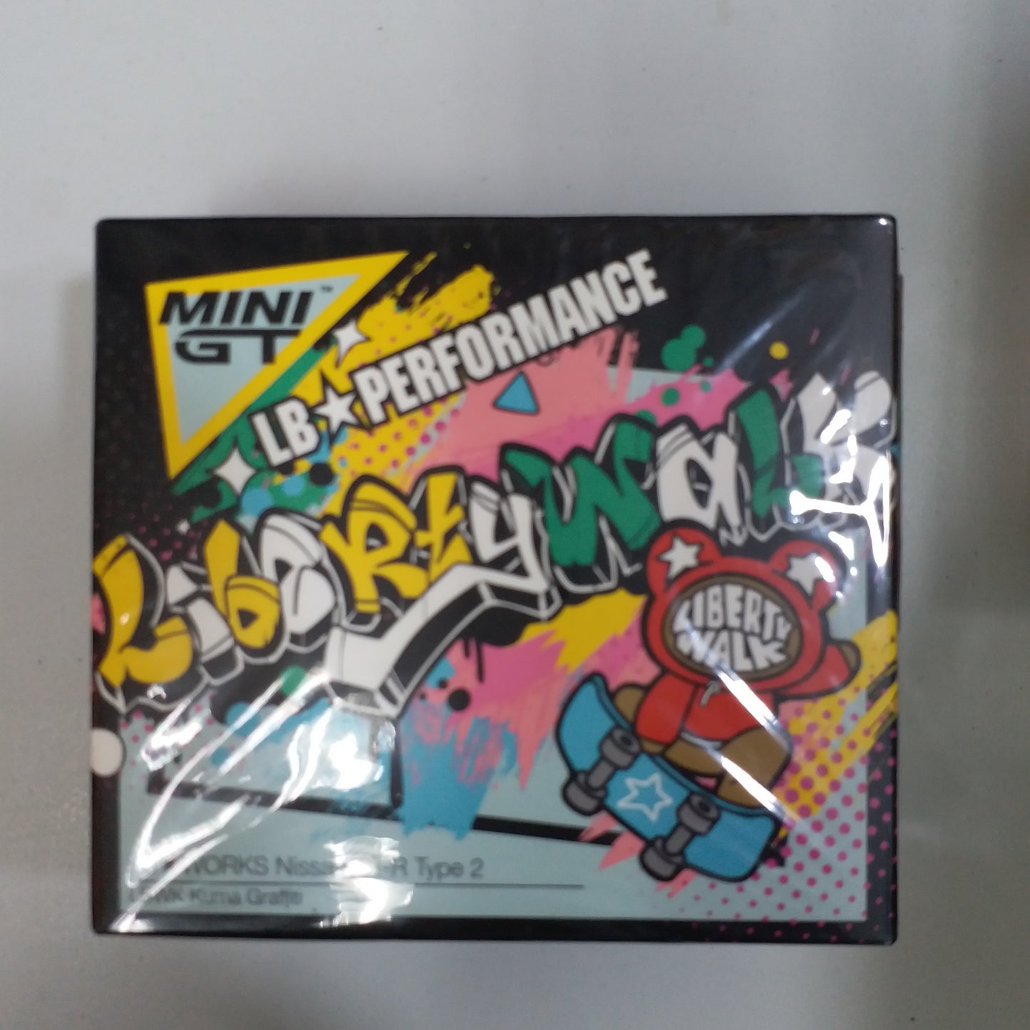 MINI GT 1/64 #244 LB★WORKS Nissan GT-R R35 Type 2 Rear Wing ver 3 Kuma Graffiti