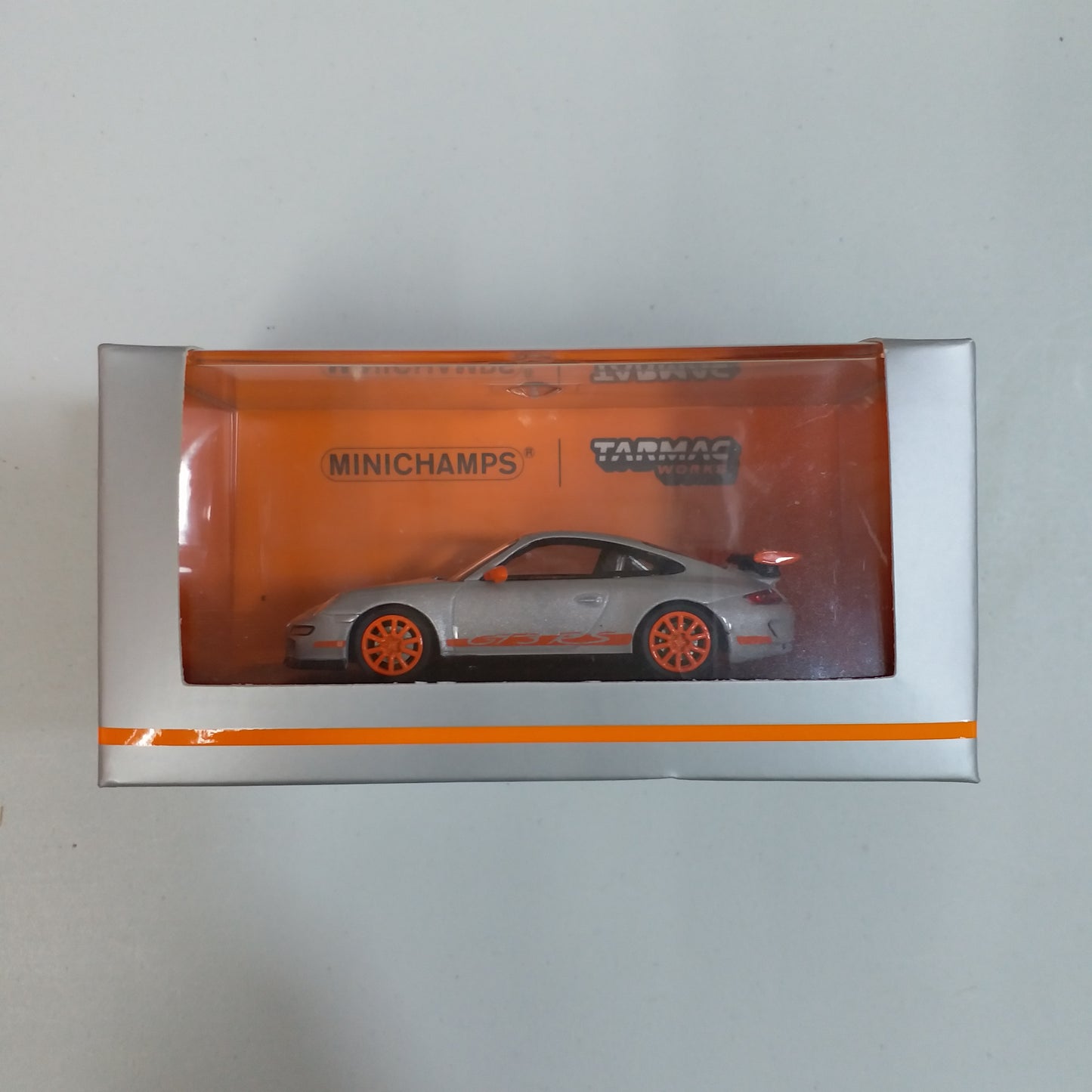 Tarmac Works x Minichamps Porsche 911 GT3 RS 2006