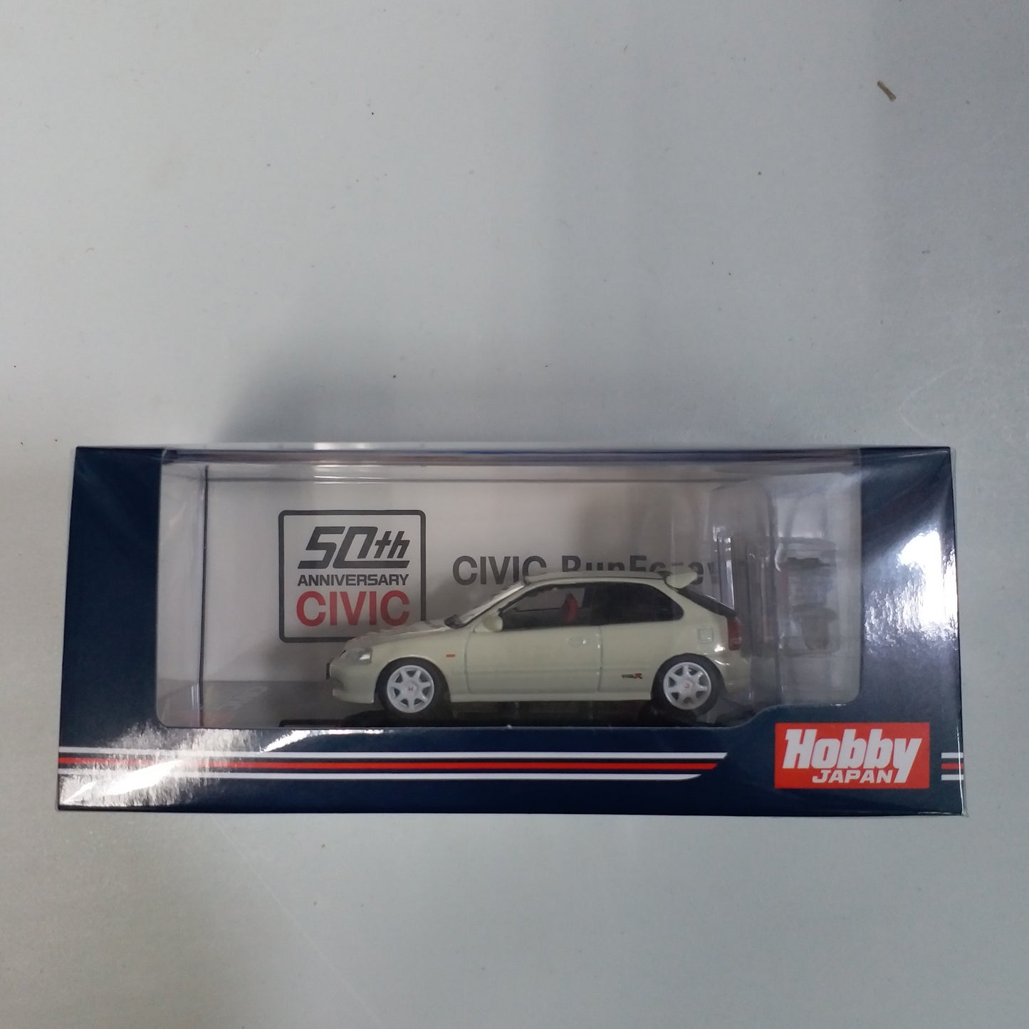 Hobby Japan 1/64 Honda CIVIC TYPER (EK9) with Engine Display Model Championship White