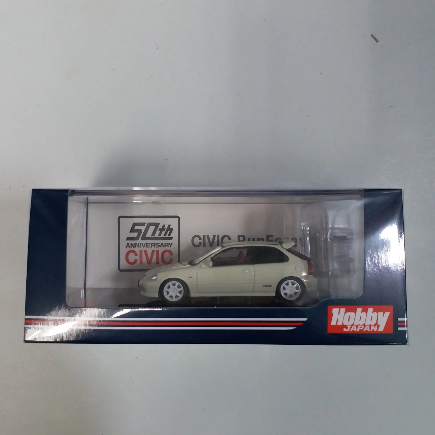 Hobby Japan 1/64 Honda CIVIC TYPER (EK9) with Engine Display Model Championship White