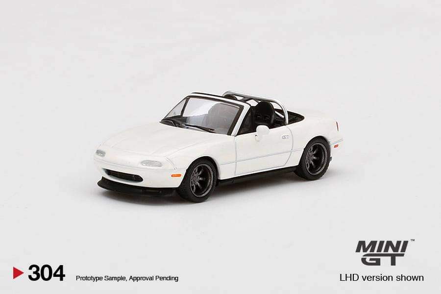 Mini GT #304 Mazda Miata MX-5 NA (Classic White)