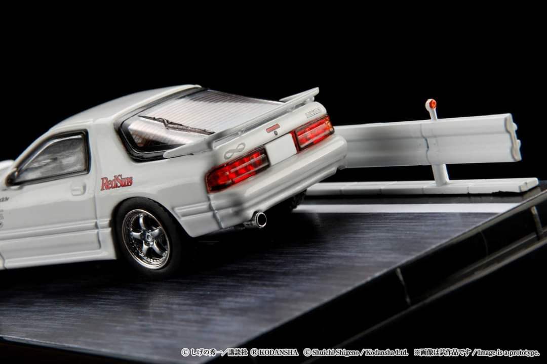 Hobby Japan Initial D 1/64 Mazda RX-7 (FC3S) RedSuns / Ryosuke Takahashi高橋 涼介 (Diorama Set)