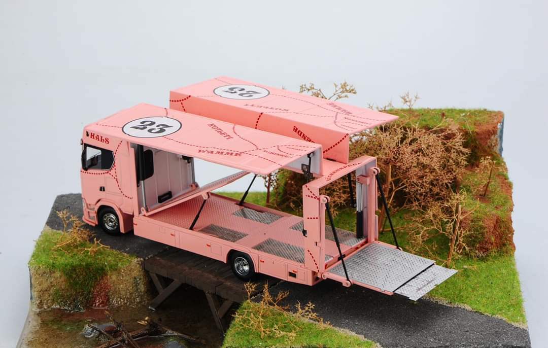 GCD Special Edition Pink Pig Scania S730 Enclosed Double Deck Gull Wing Tow Truck 1:64 Scale