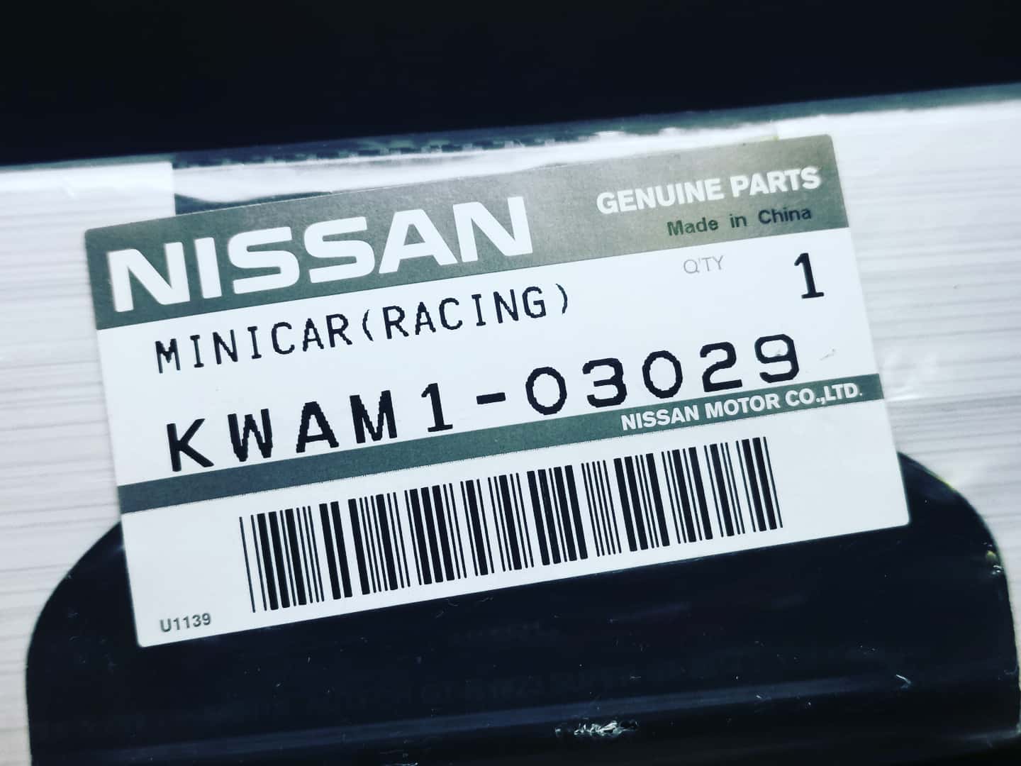 Kyosho Nissan Nismo Motul Autech GT-R 2014 1/64 Scale