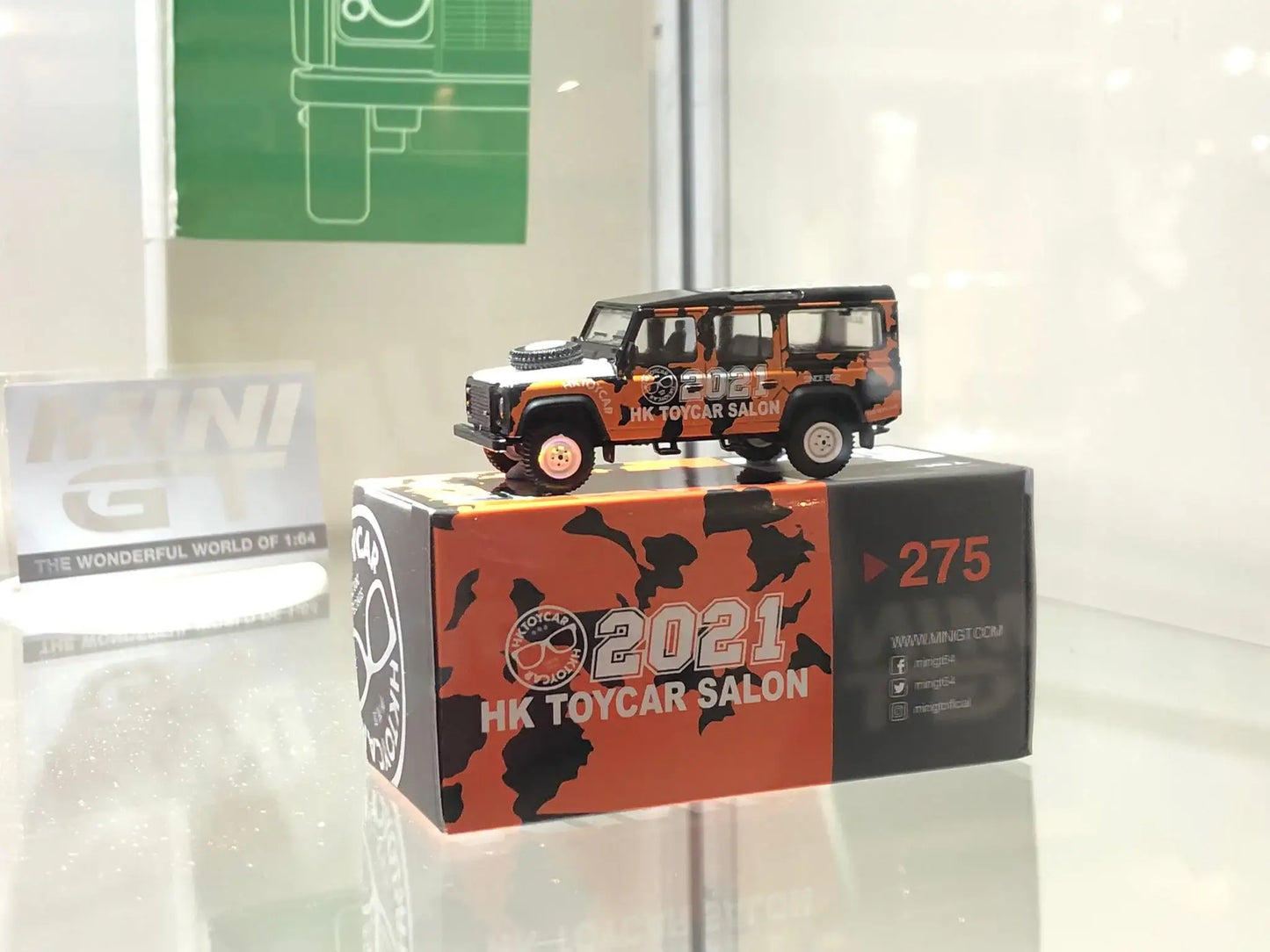 Mini GT MiniGT #275 1/64 HK Toy Car Salon 2021 Exclusive Land Rover Defender 110