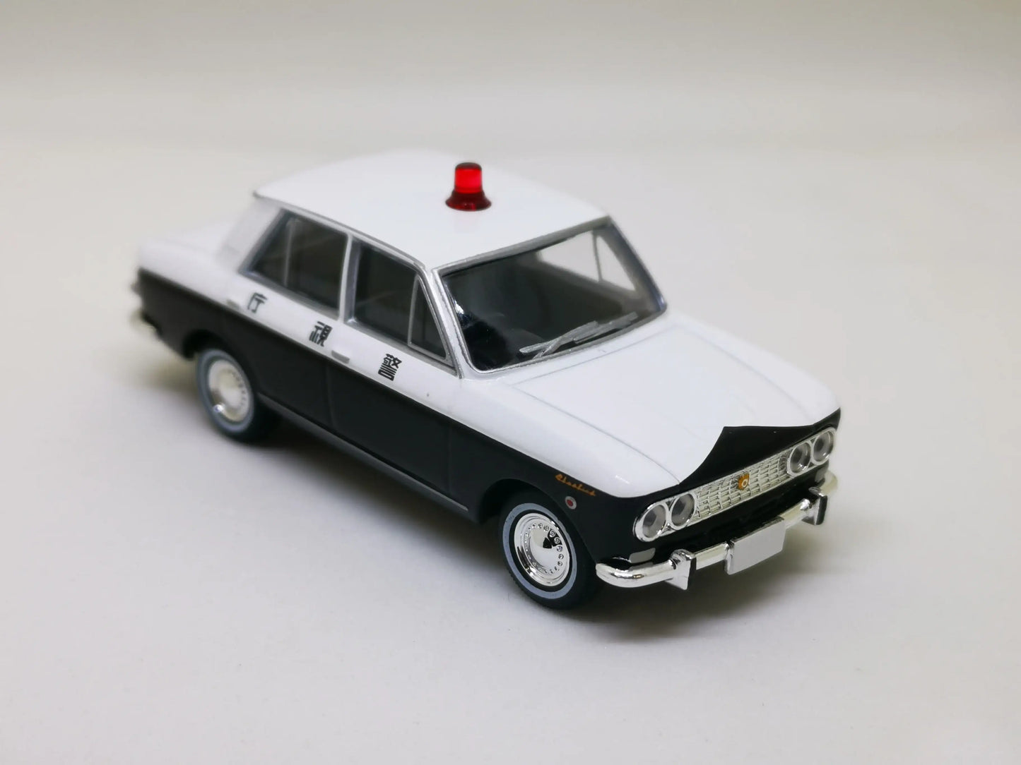 Tomica Limited Vintage LV-183a Nissan/Datsun Bluebird 510 Japan Patrol Car