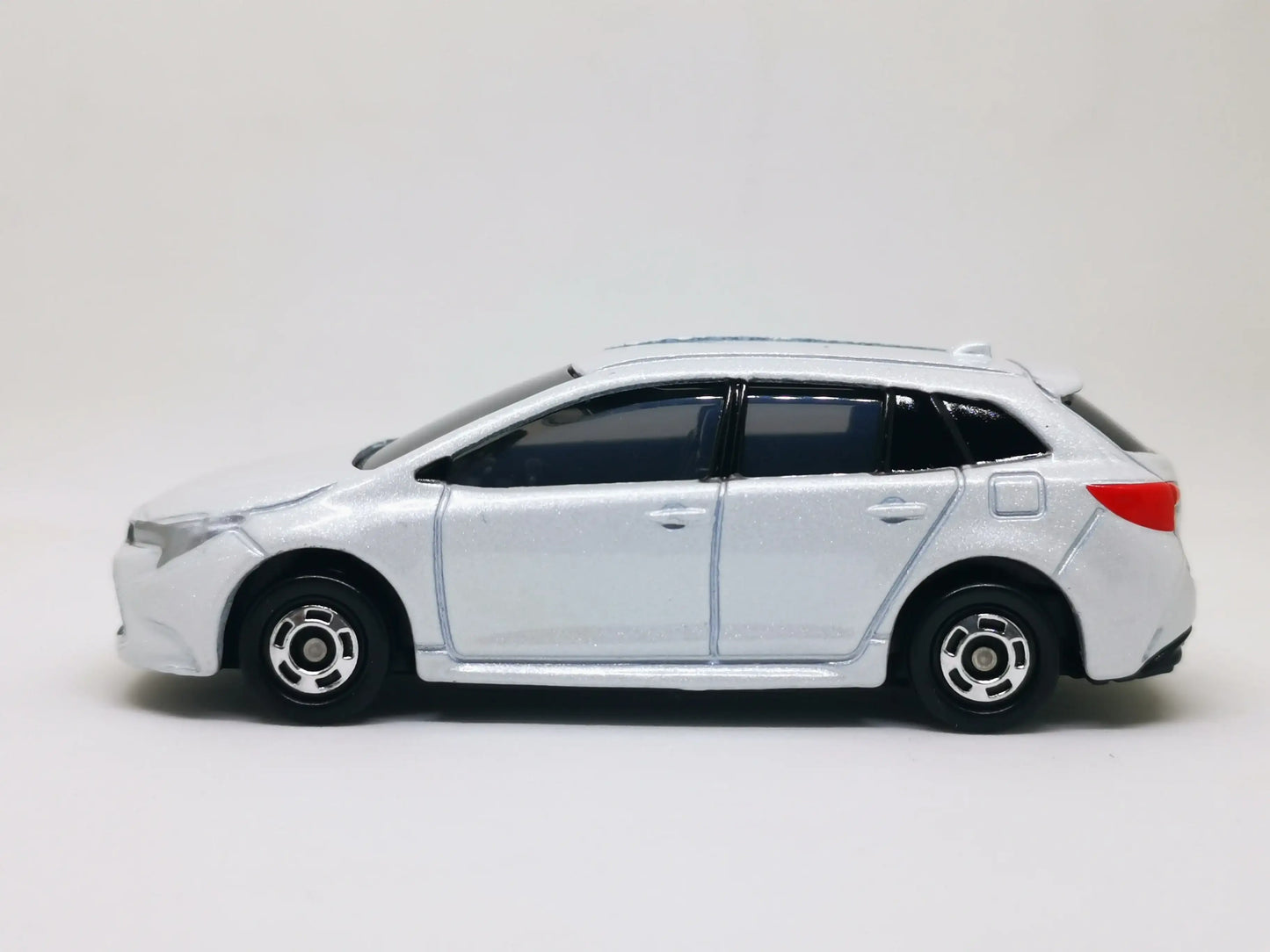 Tomica #24 Toyota Corolla Touring 1/64 SCALE Set of Two-Takara Tomy-Tomica Common Series Made In Vietnam-Mobile Garage HK