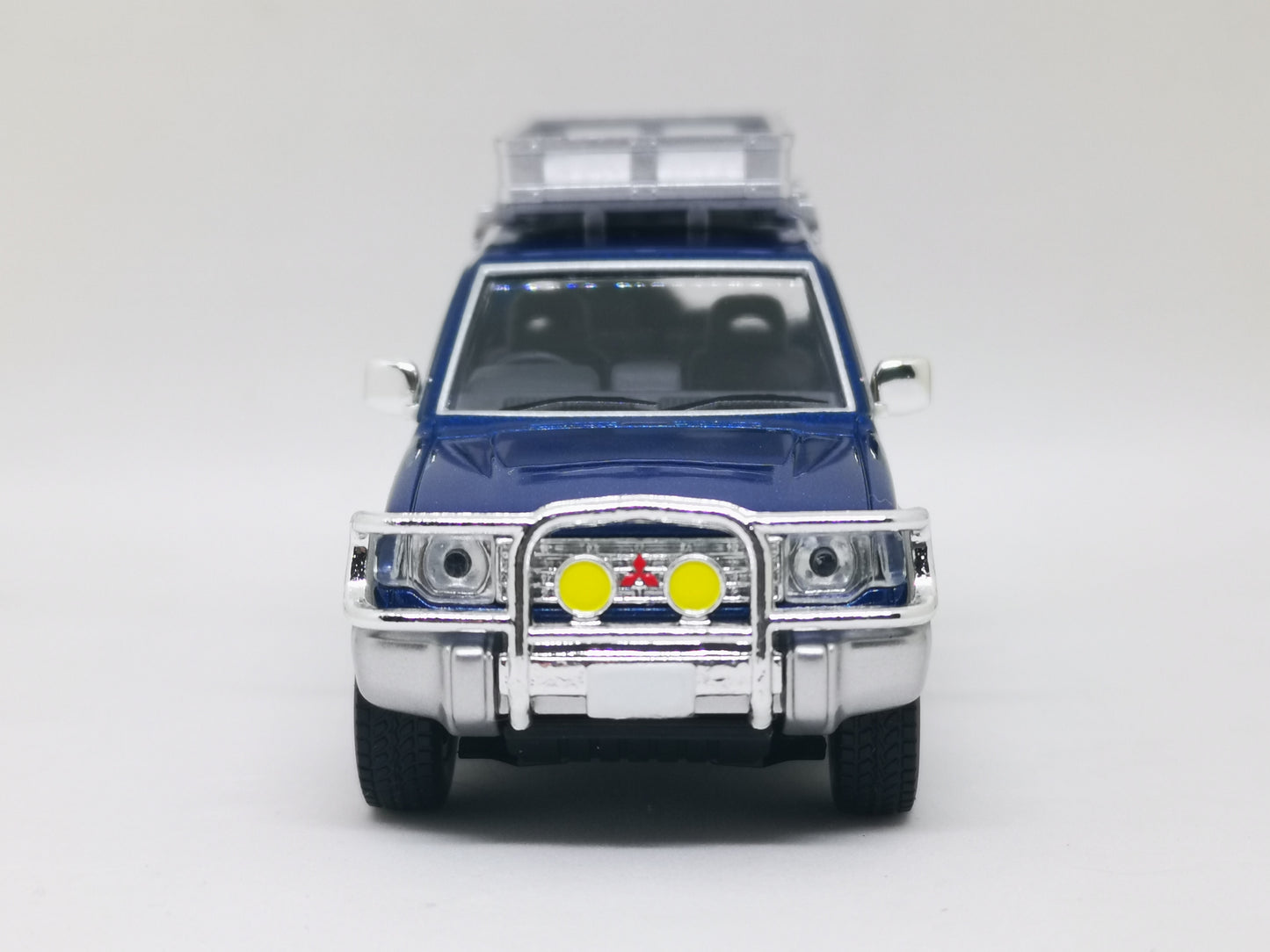Tomytec Limited Vintage Neo LV-N206a Mitsubishi Pajero Mid-roof Wide VR '94 (blue / silver)