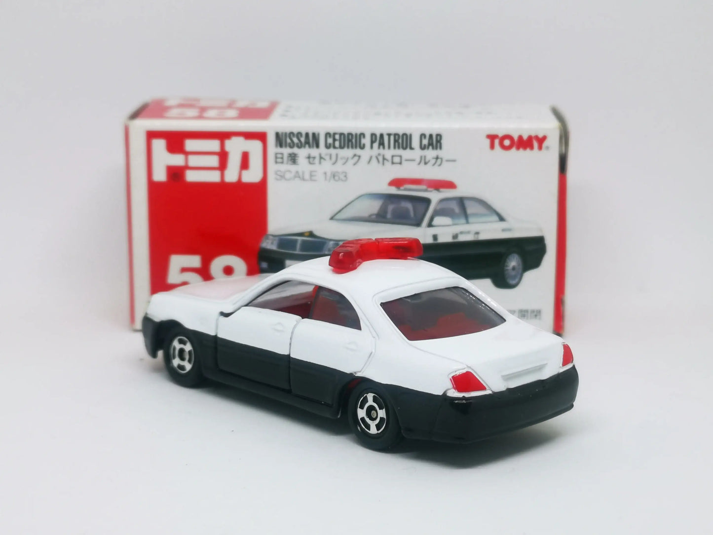 Takara Tomy Tomica #58 Nissan Cedric Japan Patrol Car