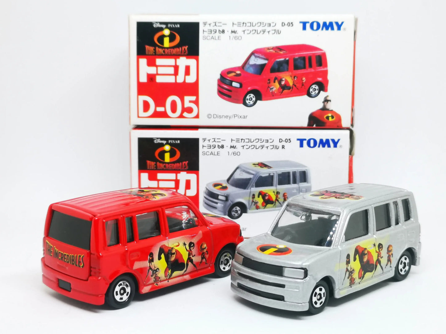 Disney Tomica D05 The Incredibles Toyota bB set of 2