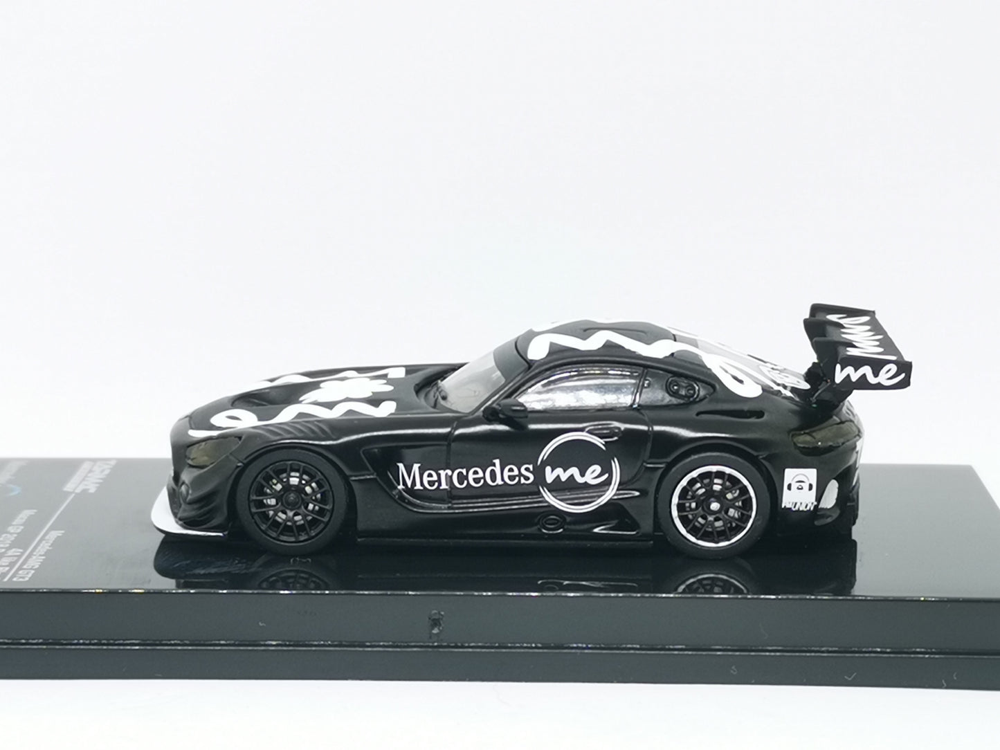 Tarmac Works Mercedes-Benz AMG GT3 Macau GT Cup 2018 presentation Car with Edoardo Mortara Signature Hong Kong Benz Store Exclusive 1/64 Scale