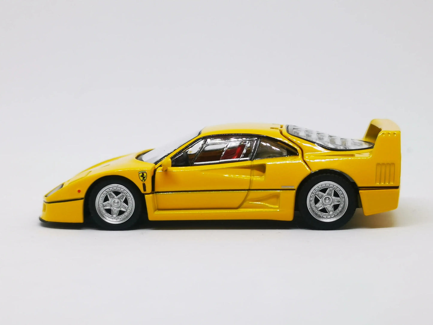 Tomica Limited Vintage Neo Ferrari F40 (Yellow)
