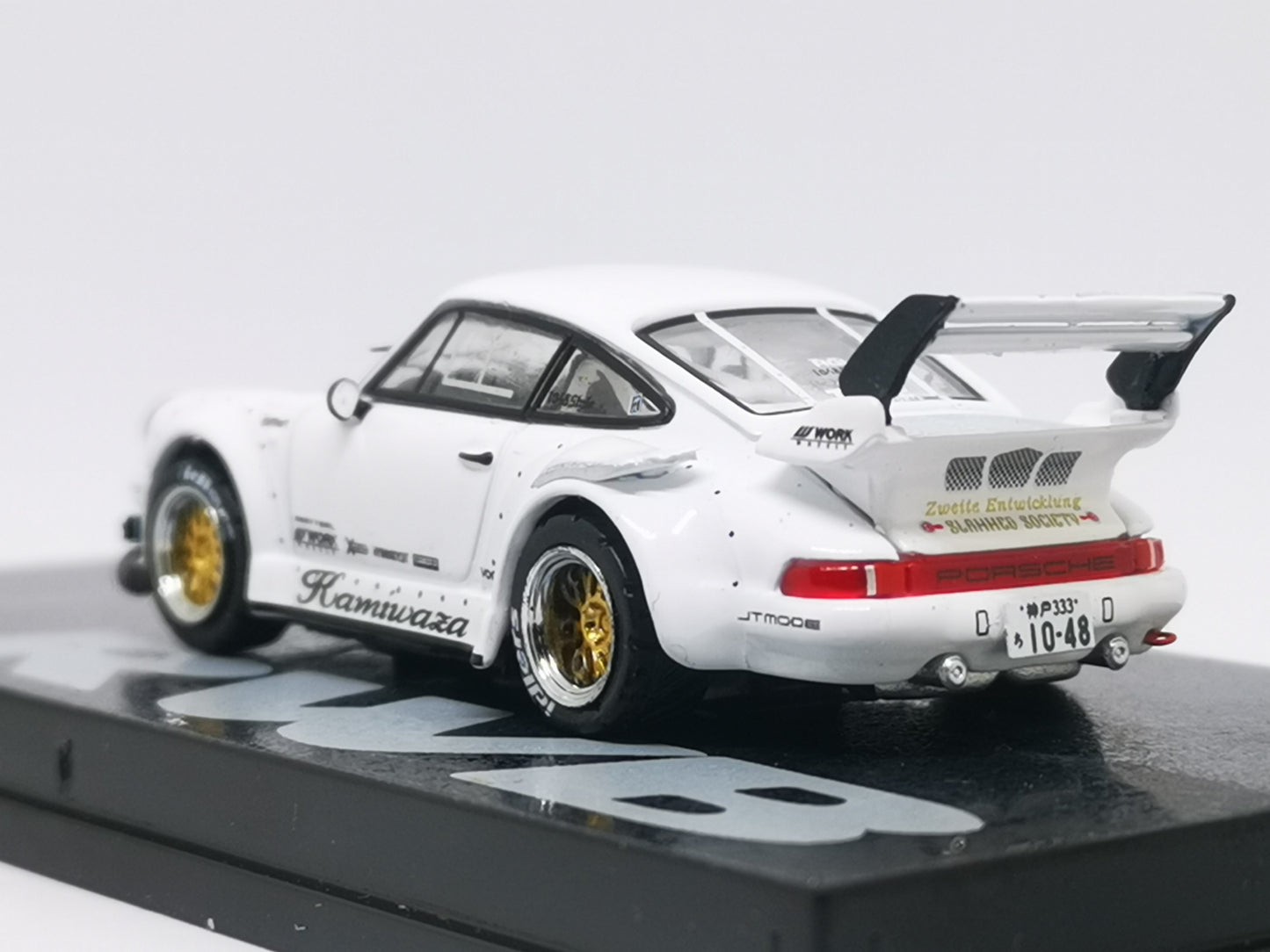 Tarmac Works 1:64 ScalePorsche 930 RWB White Kamiwaza