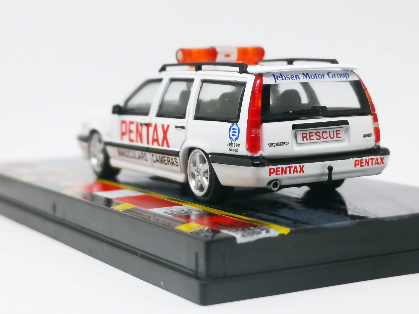 Tarmac Works Scale 1:64 Volvo 850 estate Macau GP Safety Car