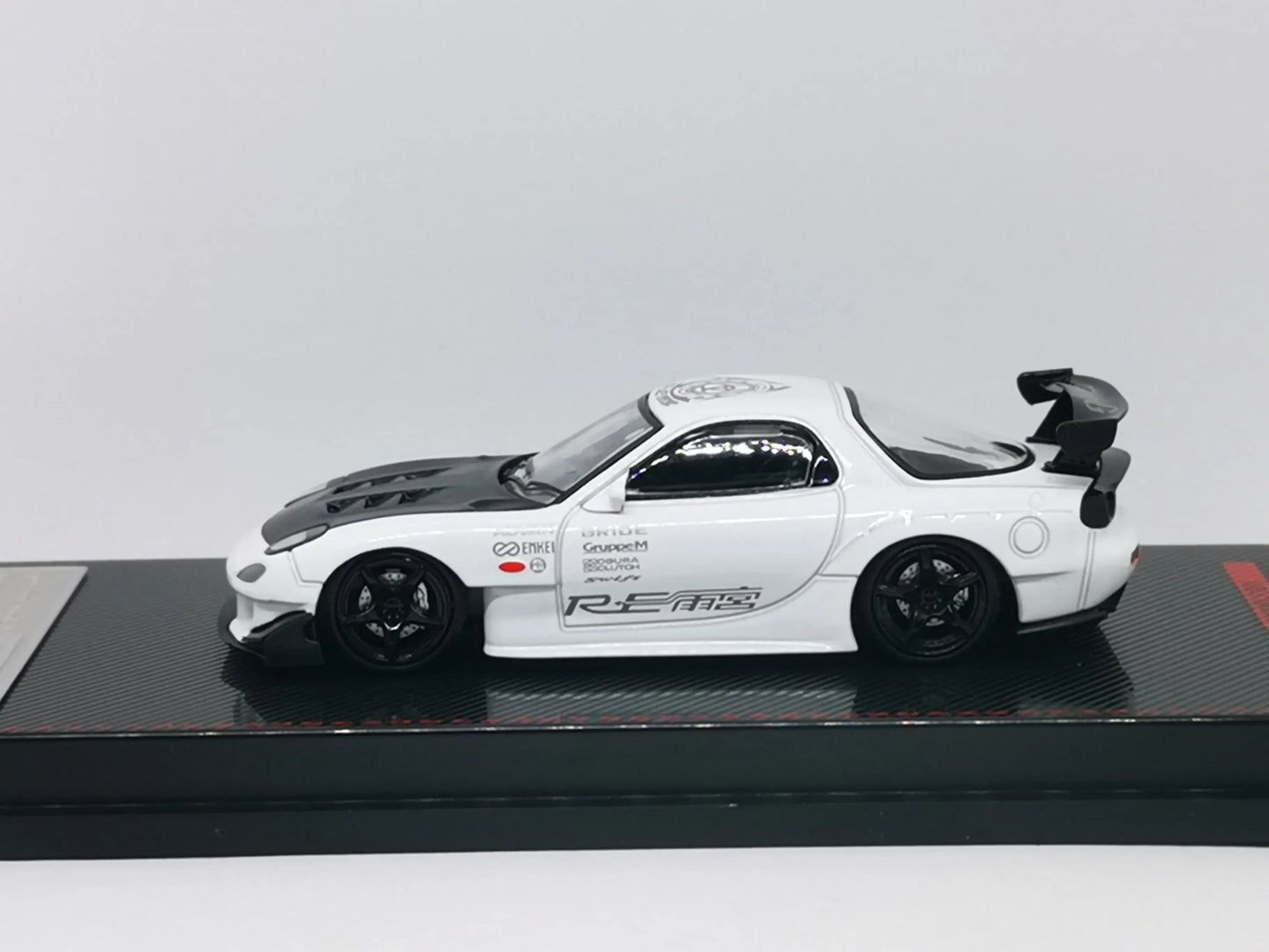 Ignition Model 1:64 Scale Mazda RX7 FD3S RE Amemiya White