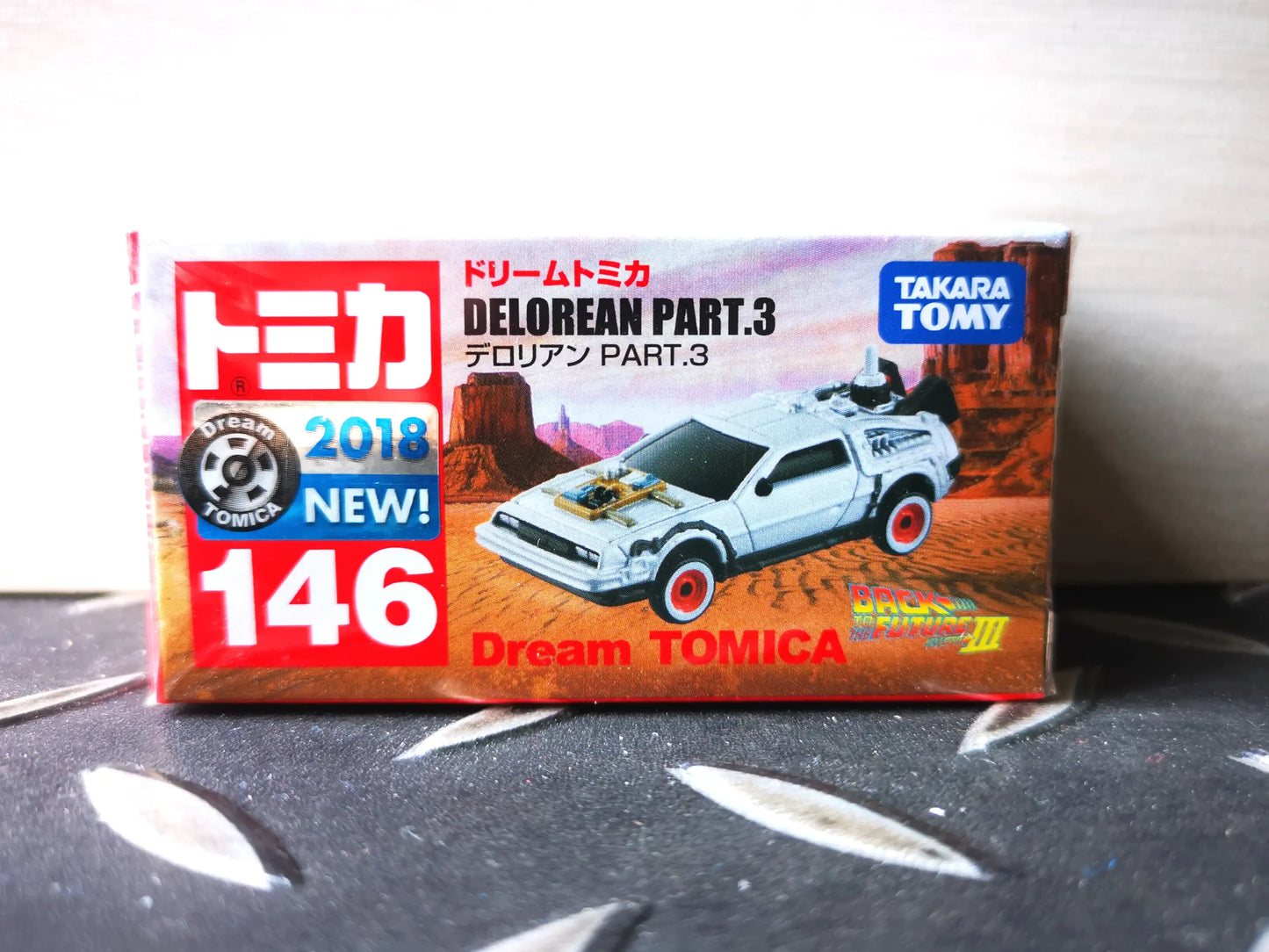 Takara Tomy Tomica #146 Back to the future Part 3 Delorean DMC 1:64 Scale