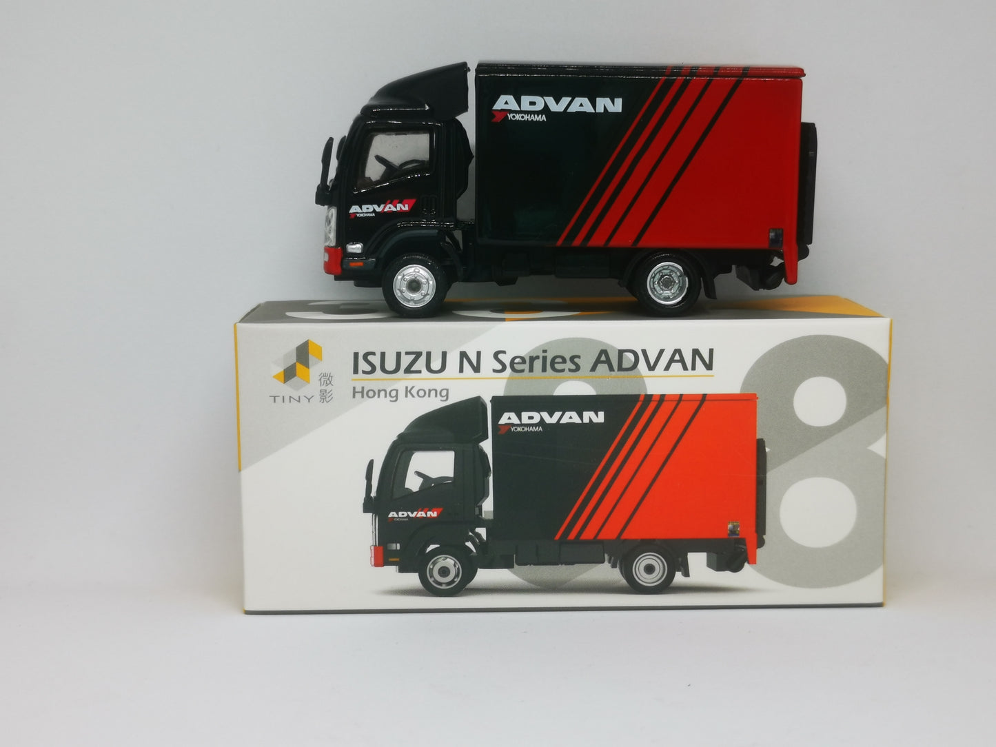 Tiny Hong Kong Exclusive Isuzu N Series Advan