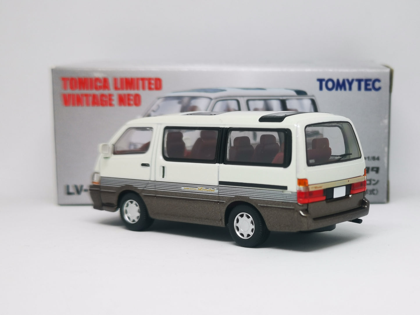 Tomica Limited Vintage Neo TOYOTA Hiace Wagon 2.4 Super Custom Limited 92 model (white / brown)