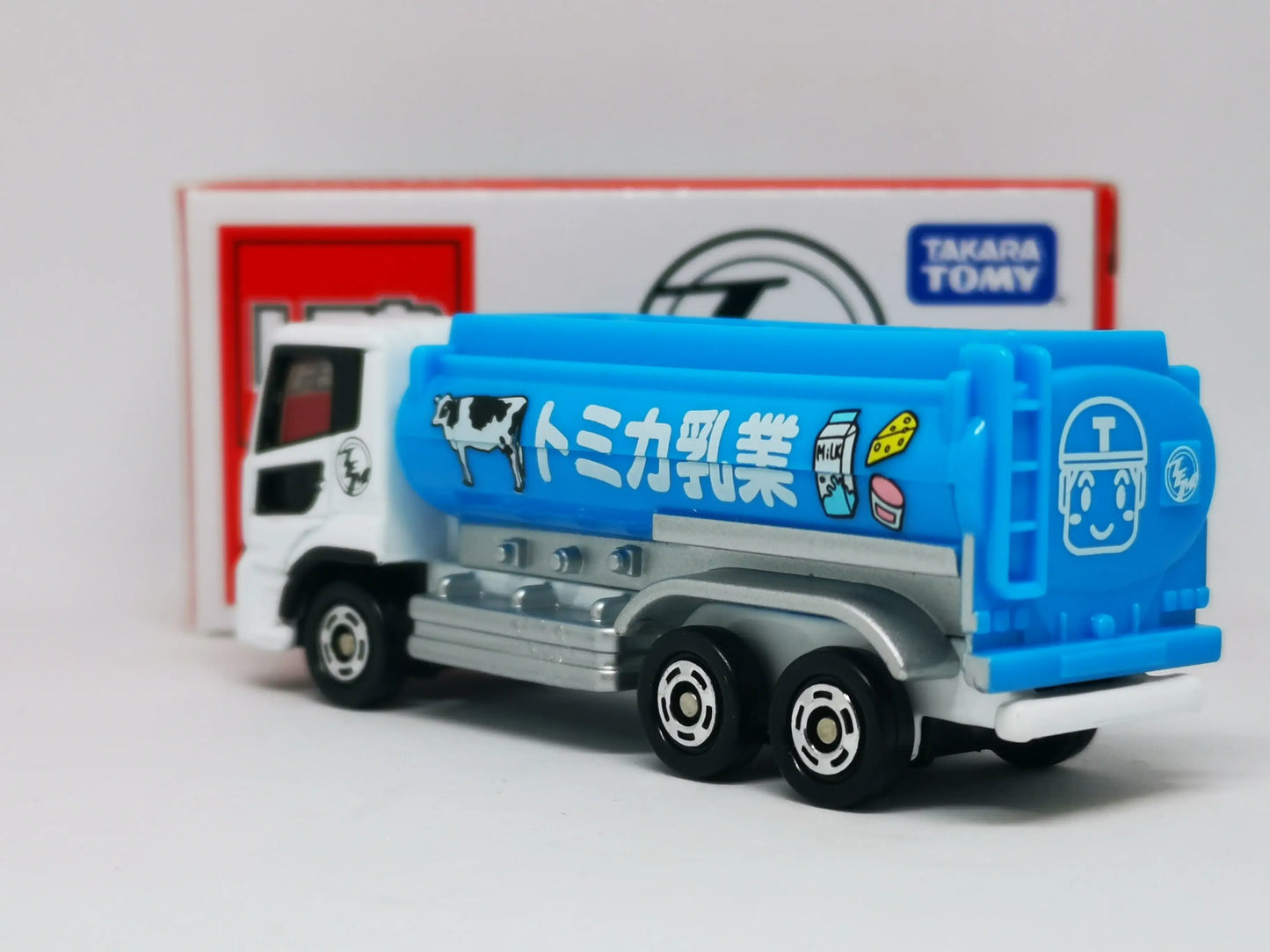 Takara Tomy Tomica Event Model #10 UD Trucks Quon Milk Tank Lorry