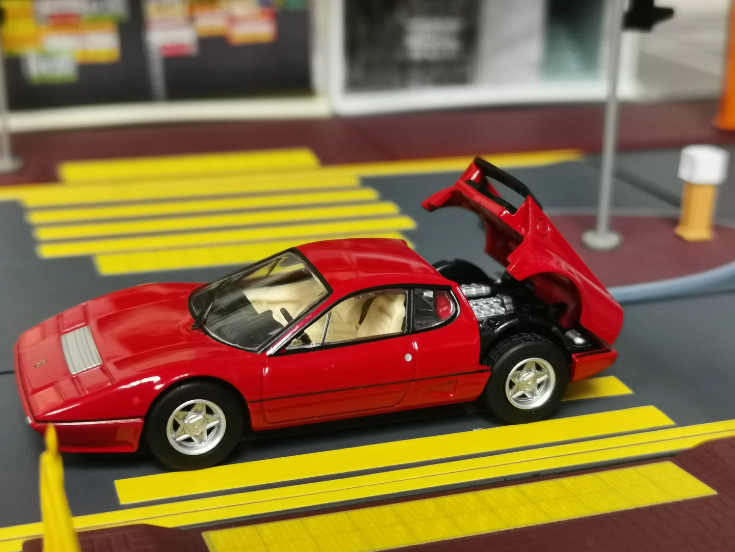 TomytecLimited Vintage Neo Ferrari 512BB 1:64 SCALE NEW IN BOX