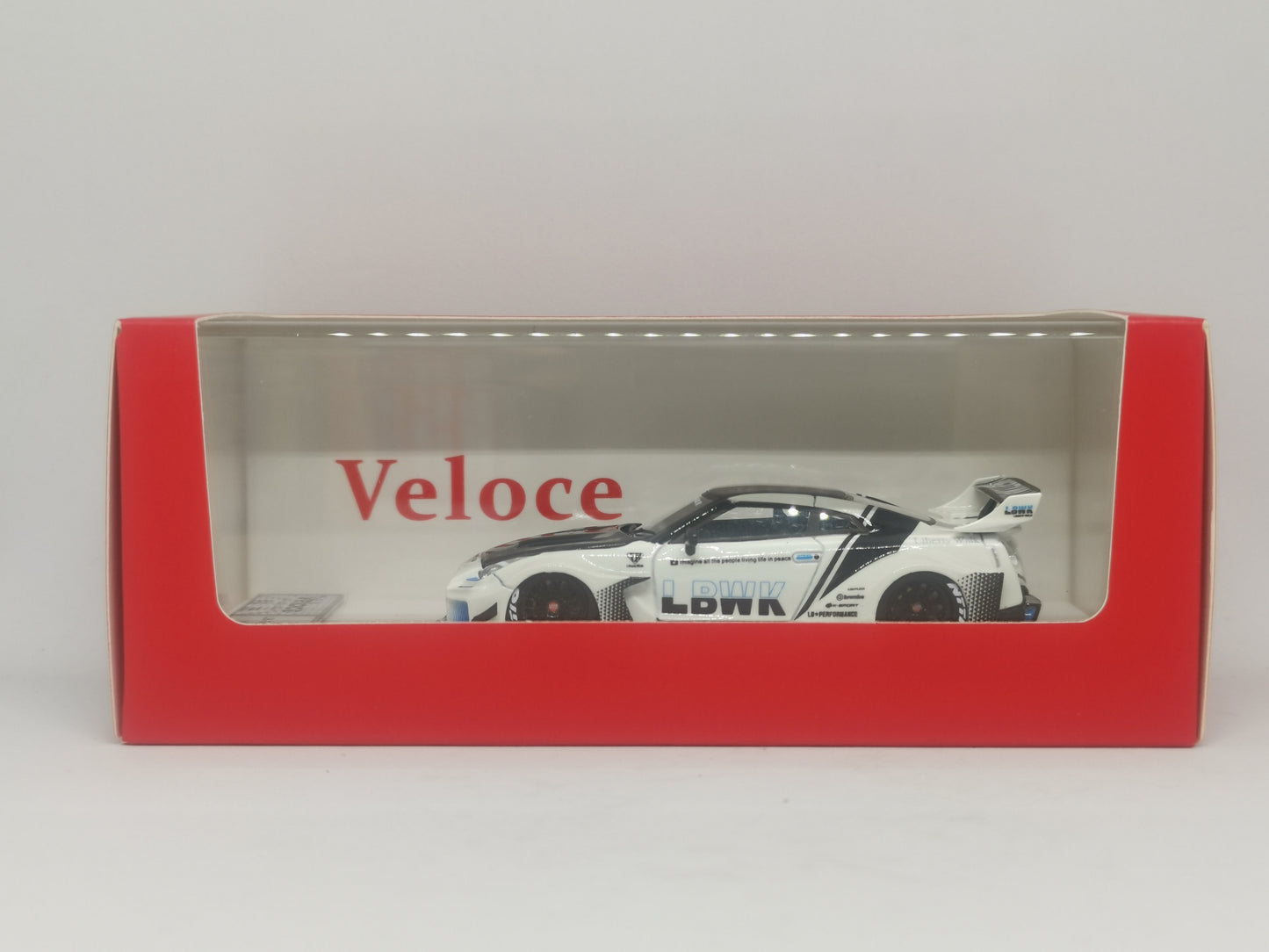 Veloce 1:64 Liberty Walk LB-Silhouette Works Nissan GT-R R35 35GT-RR (LBWK - Hong Kong Version White) (Resin Limited to 70 pcs)