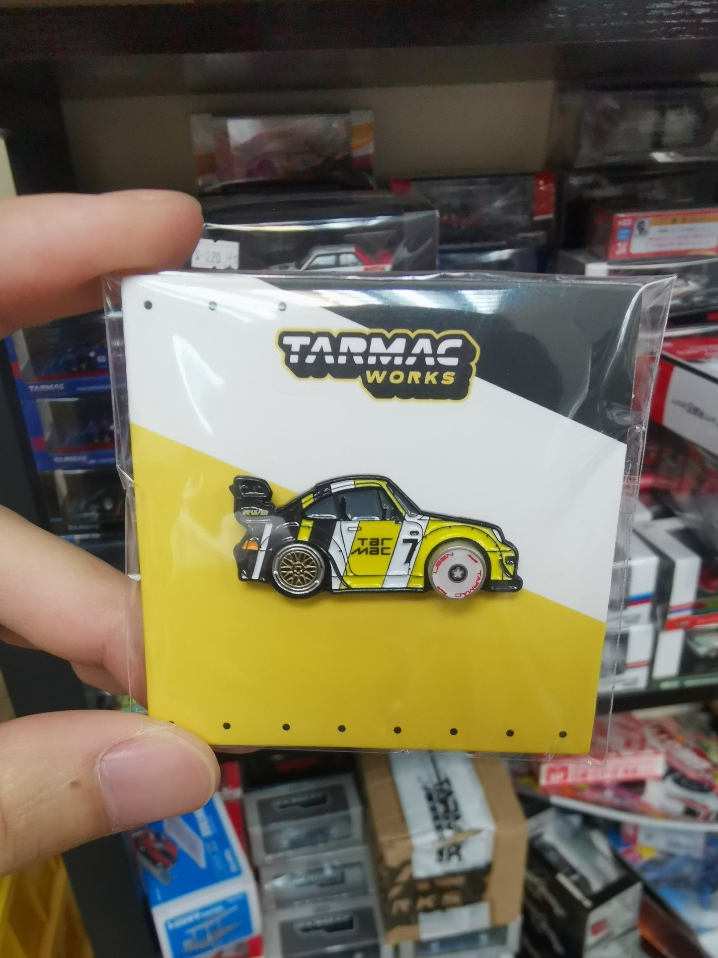 Tarmac Works Porsche 993 RWB Tarmac Pin Badge