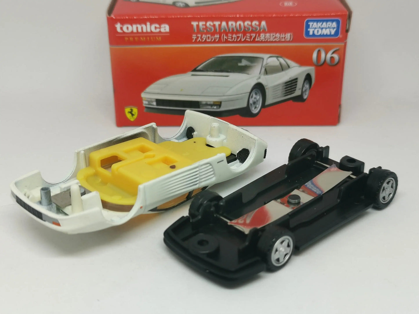 Takara Tomy Unspun Tomica Premium #06 Ferrari Testarossa White