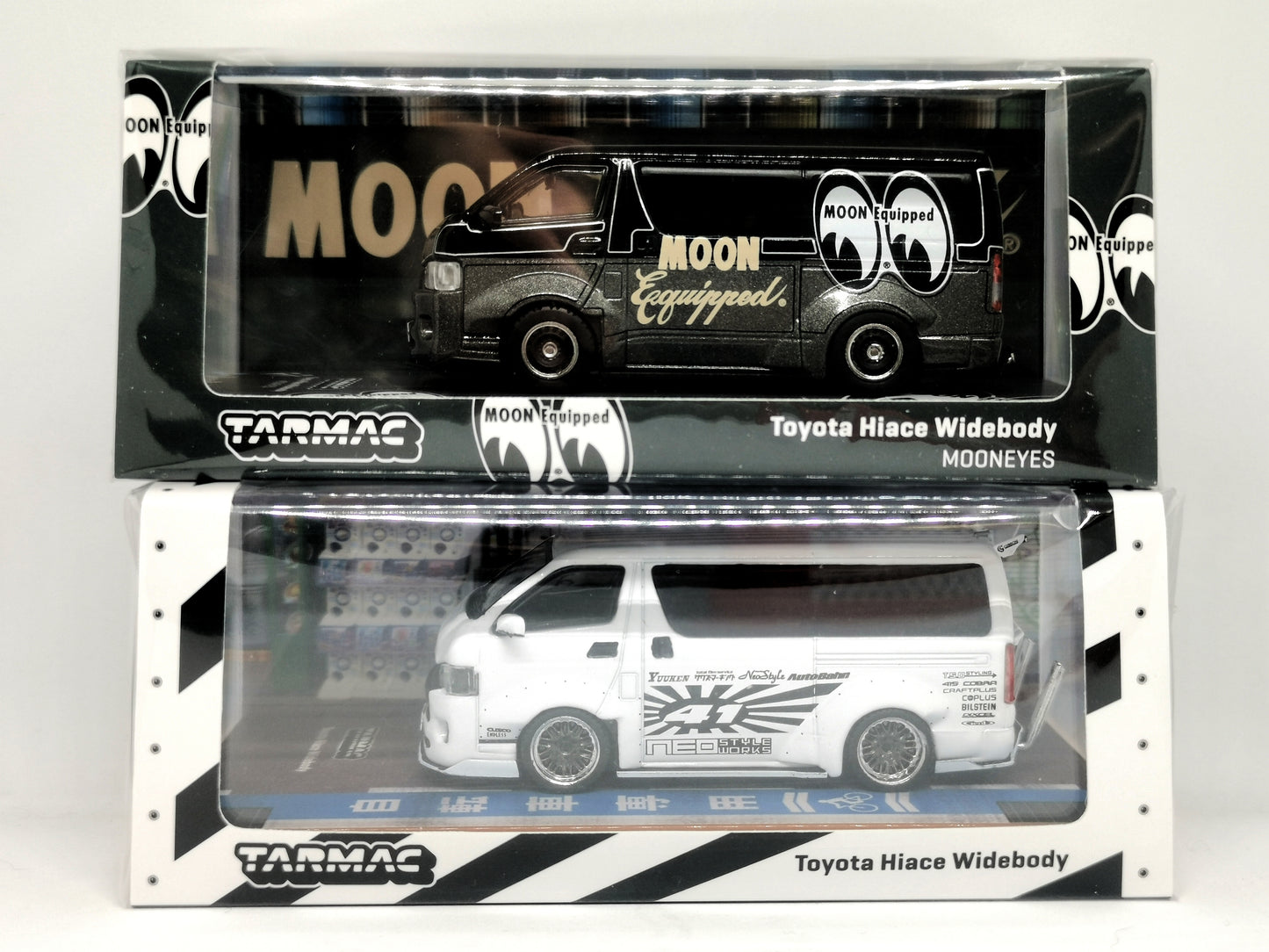 Tarmac Works Toyota Hiace Widebody+ Mooneyes Set of 2