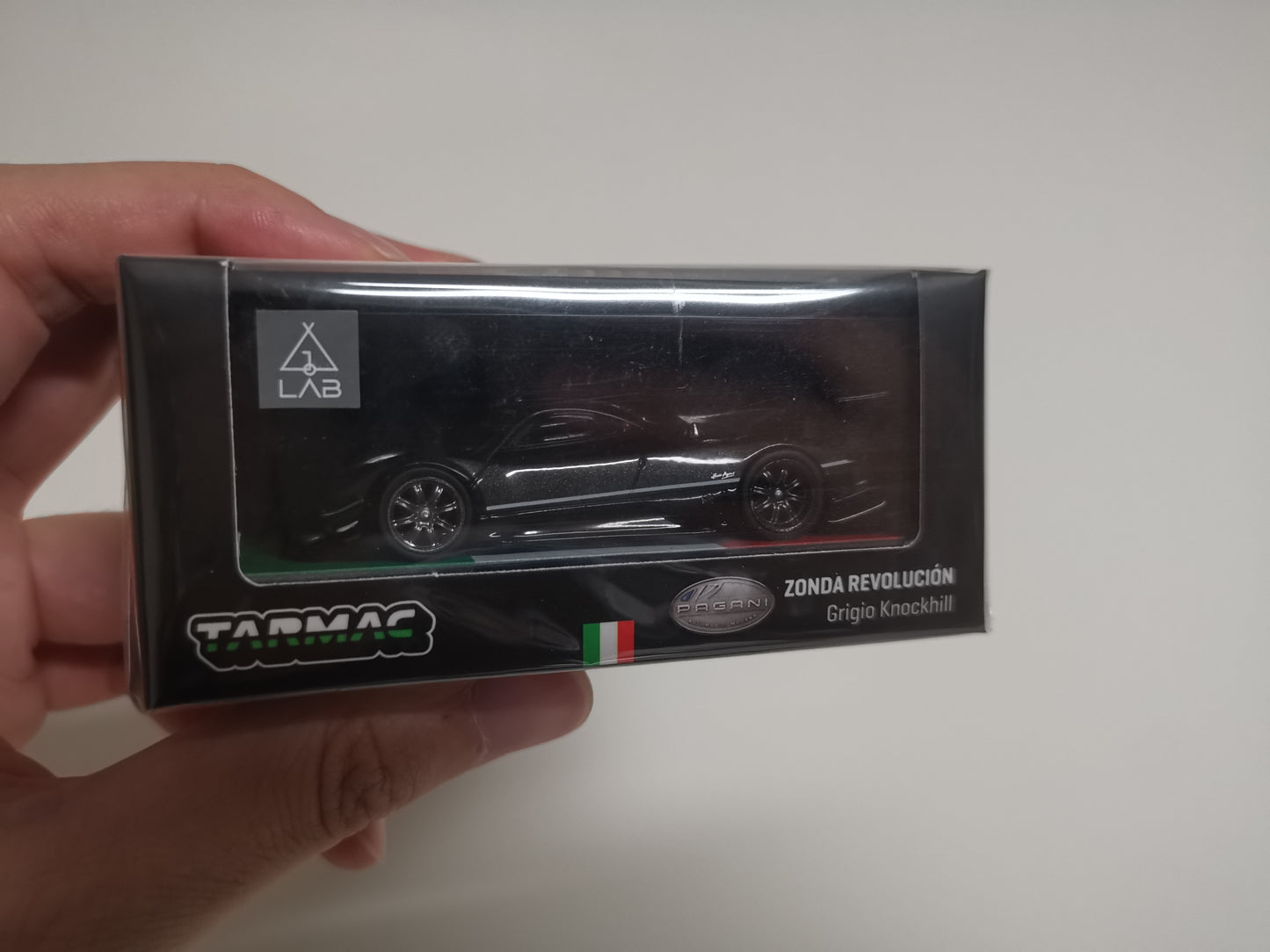 Tarmac Works 1:64 Scale Taiwan Exclusive Pagani Zonda RevoluciónGrigio Knockhill