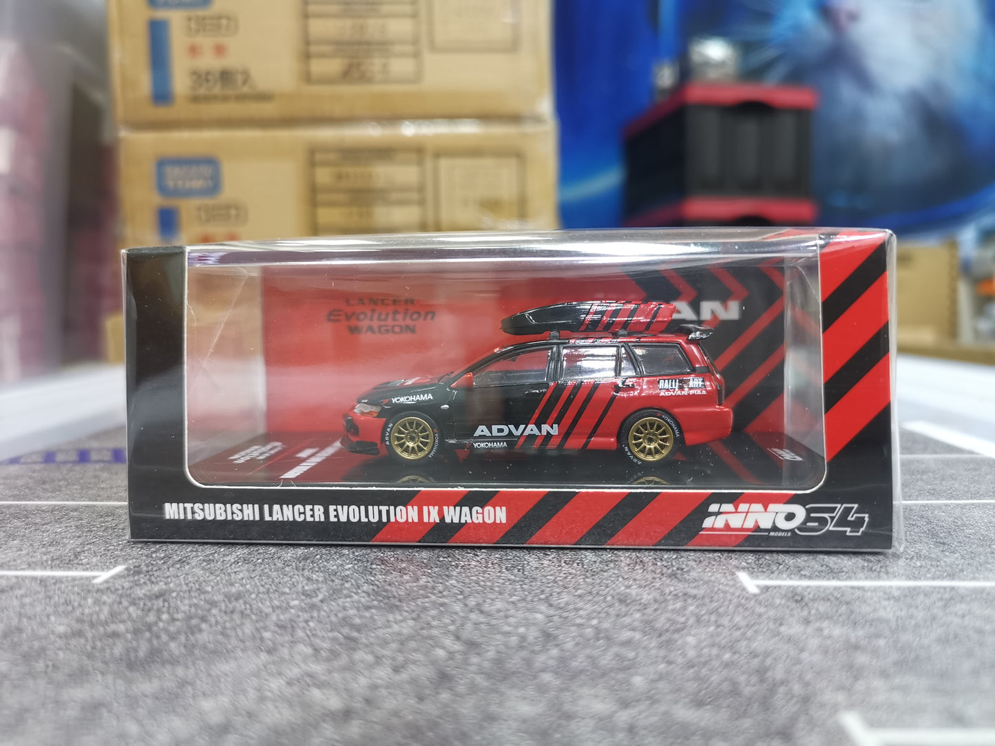 Inno64 Mitsubishi Lancer Evolution IX Wagon ADVAN