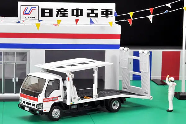 Tomica Limited Vintage Carama Vintage 04d Used Car Store (Nissan Used Car)