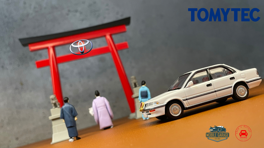 トミカ TomyTec Diocolle64 Tomica Limited Vintage Neo carsnap 03a Hatsumoude 日本鳥居場景Toyota Corolla 1500SE